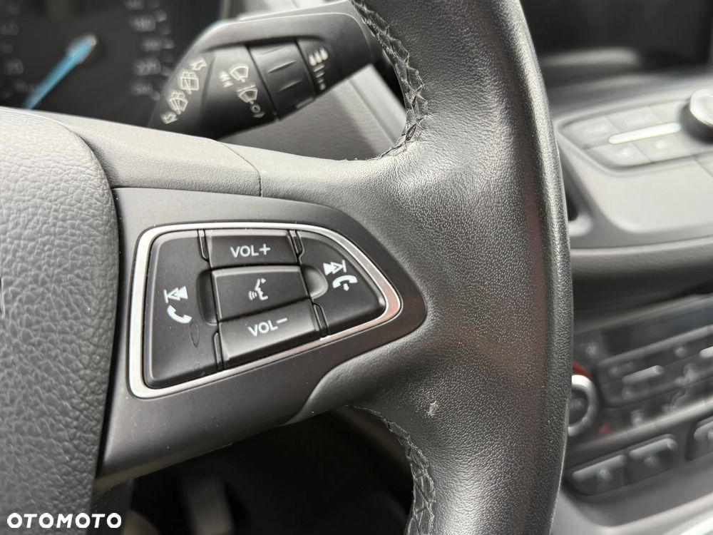 Ford Kuga - 34