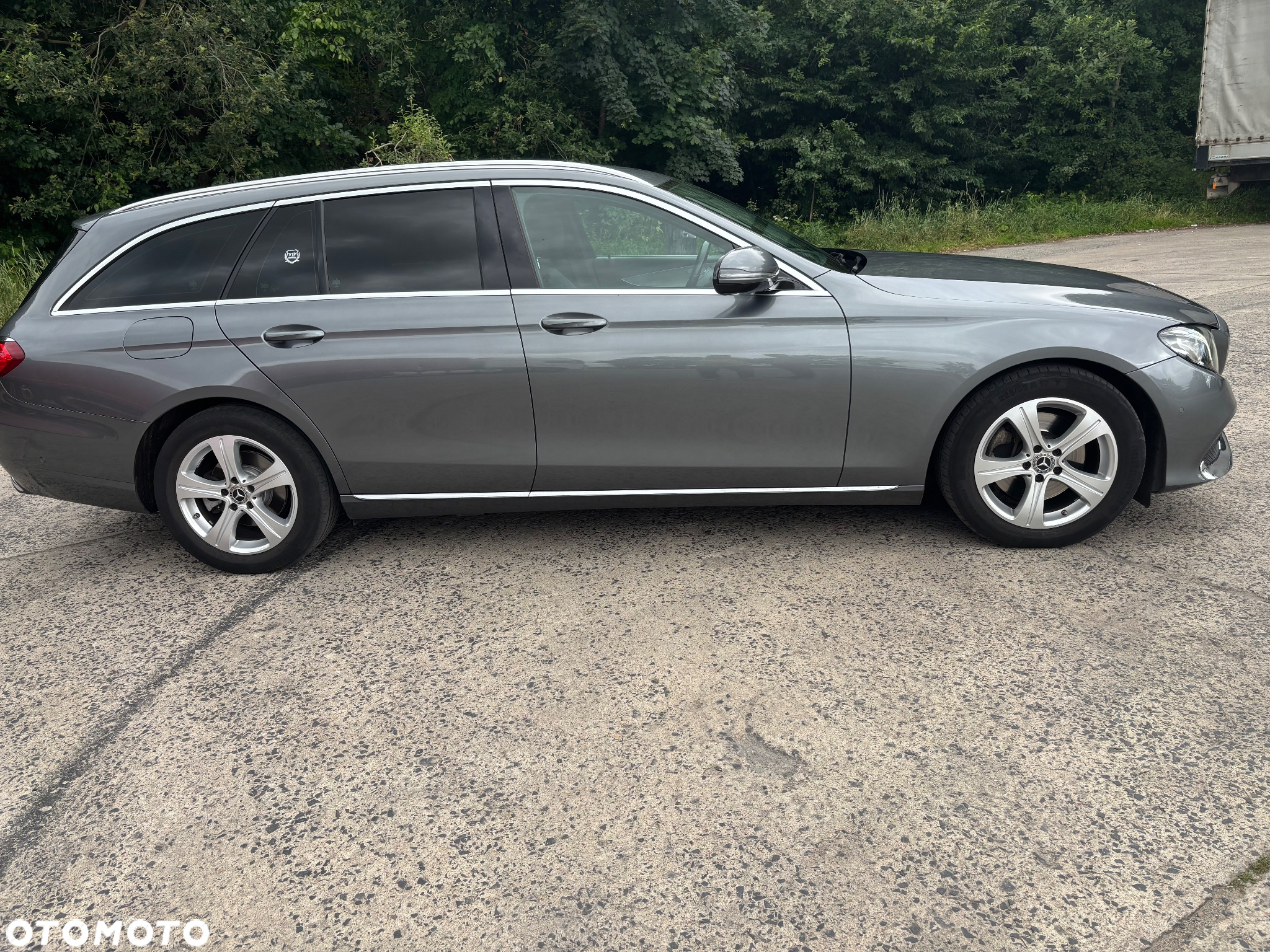 Mercedes-Benz Klasa E 220 d 4Matic T 9G-TRONIC Avantgarde - 11