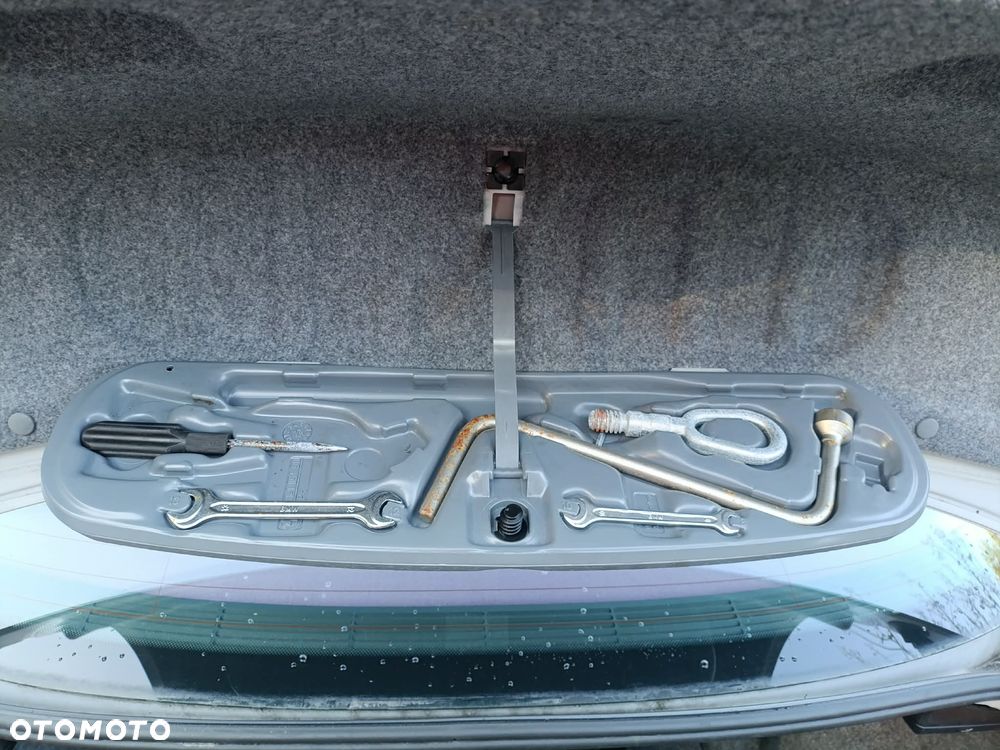 BMW Seria 3 318i - 6