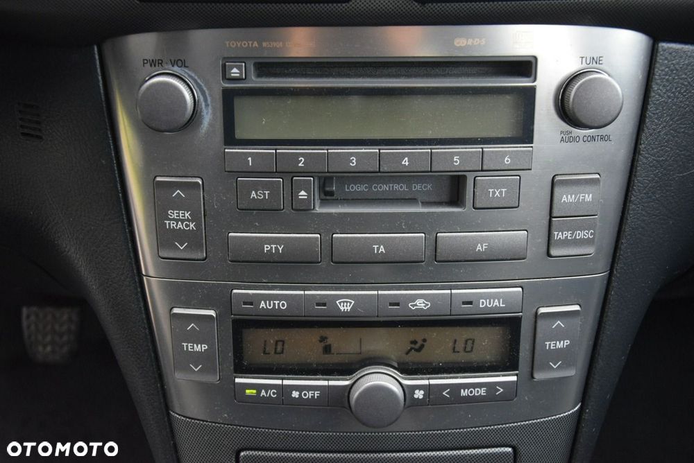 Toyota Avensis - 22