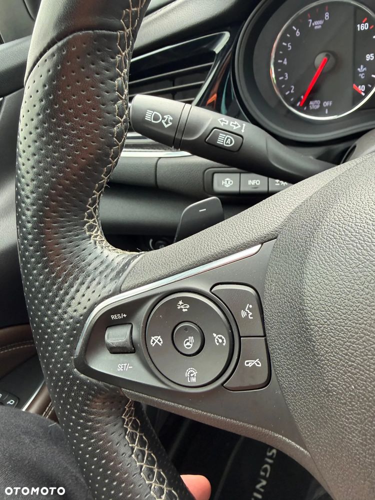 Opel Insignia ver-1-5-di-turbo - 27