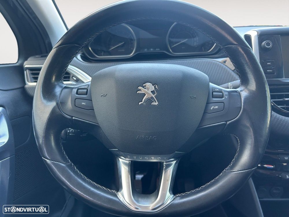 Peugeot 2008 1.2 PureTech Allure - 12