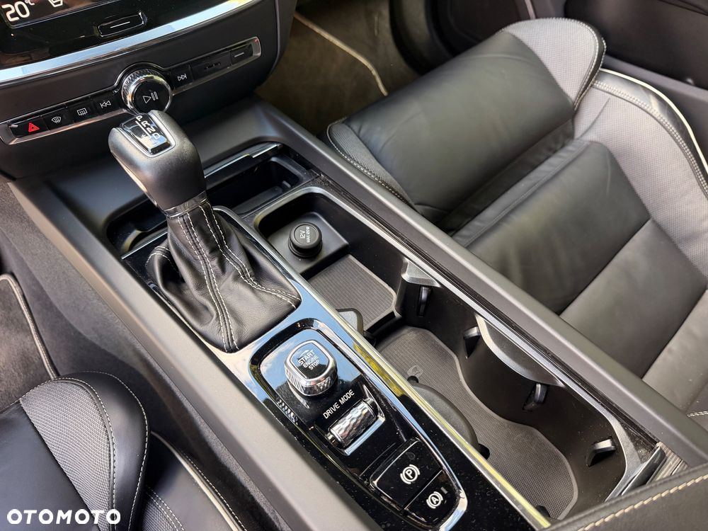 Volvo S60 T4 R-Design - 31