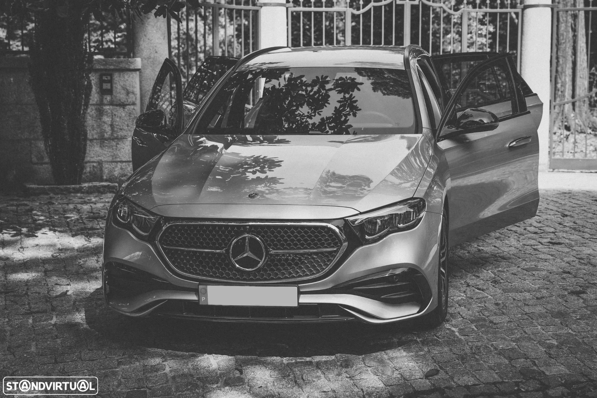 Mercedes-Benz E 300 e AMG Line - 41