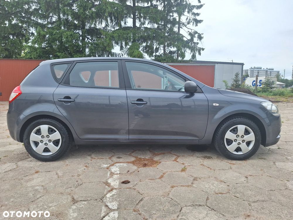Kia Ceed 1.4 CVVT Spirit - 27