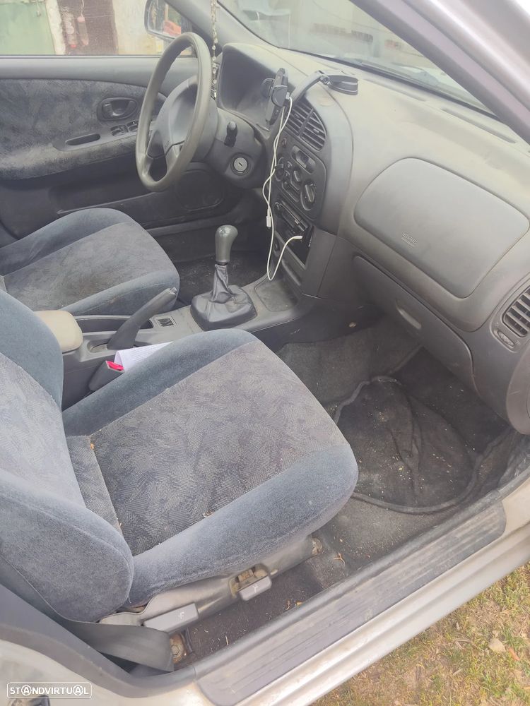 Mitsubishi Lancer 1.3 GLX - 9