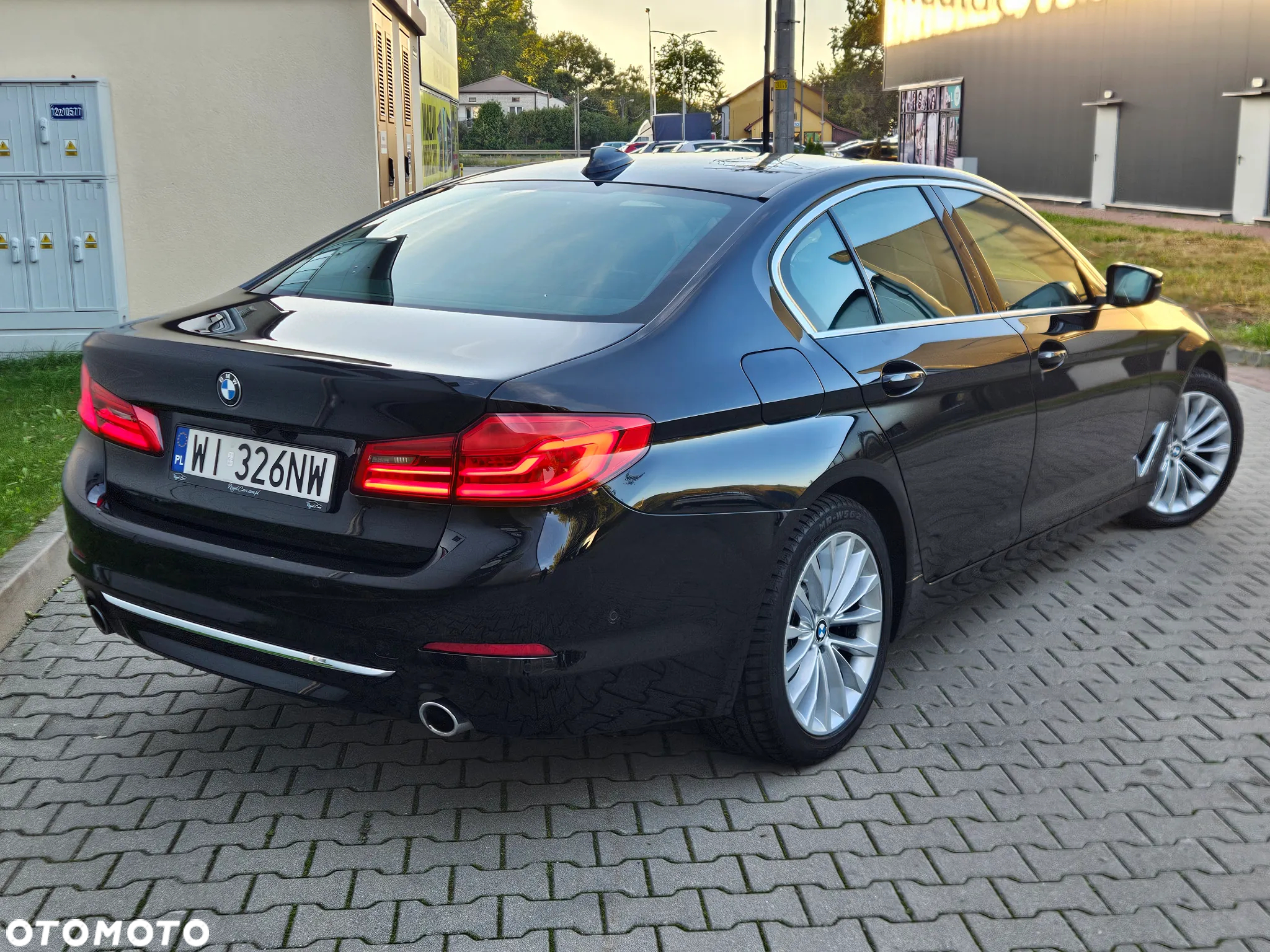 BMW Seria 5 530i GPF xDrive Luxury Line - 4