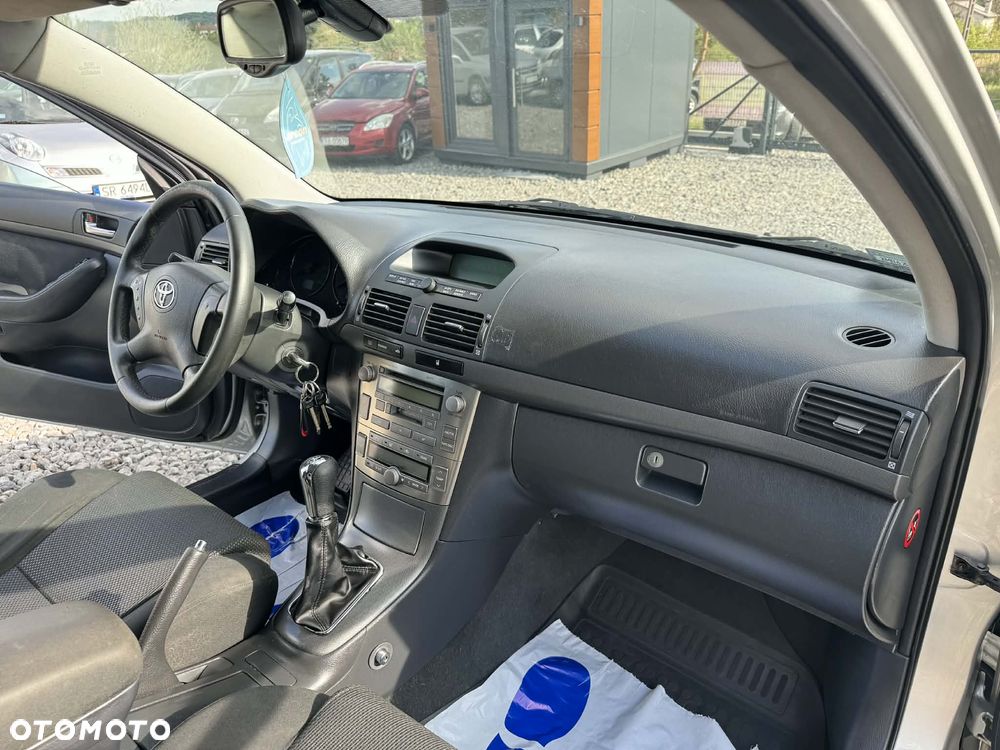 Toyota Avensis 1.8 VVT-i Sol Premium - 17