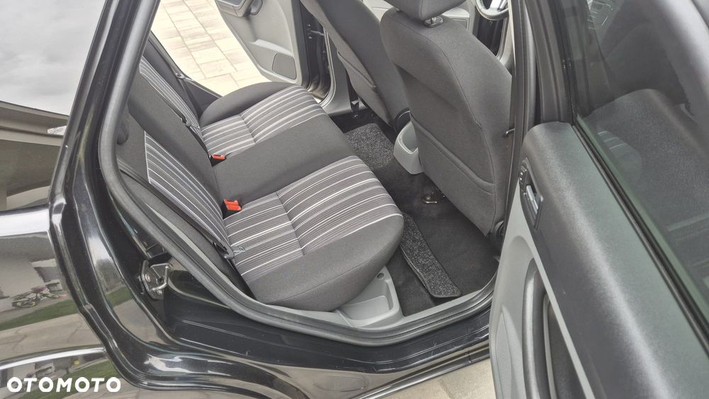Ford Focus 1.6 16V Black Magic - 16
