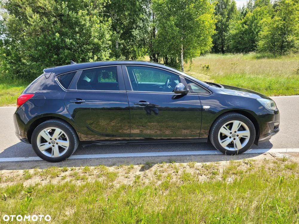Opel Astra IV 1.6 CDTI Cosmo - 3