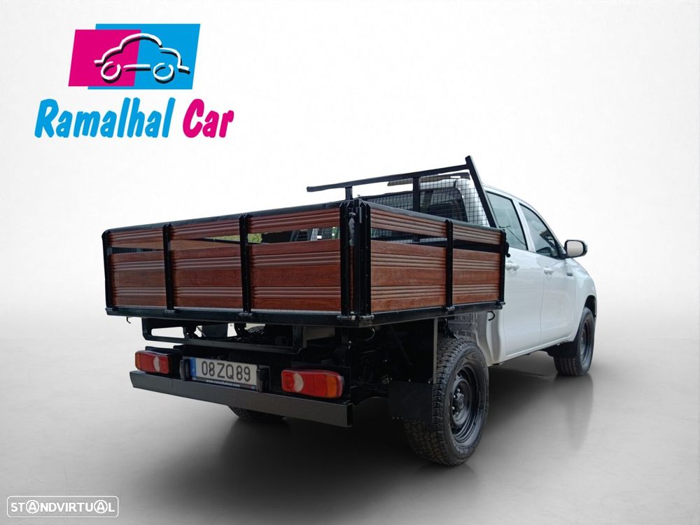 Toyota Hilux 2.4 D-4D 2WD CD CM - 7