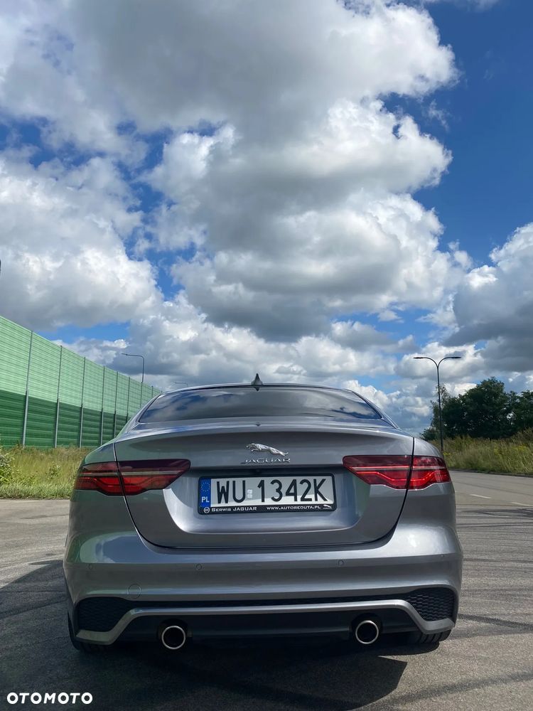 Jaguar XE 2.0 P250 R-Dynamic SE - 10