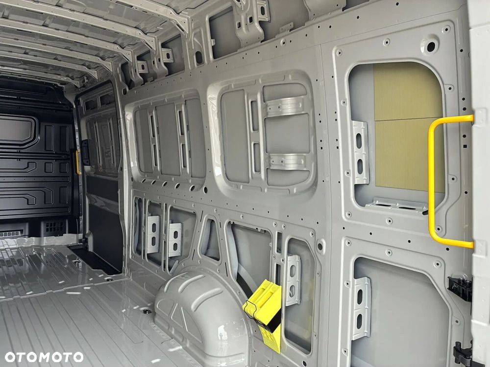 Volkswagen Crafter 35 Furgon LONG/L5H3, 2.0 BiTDI 177 KM, 4490mm, Wysoki dach - 13