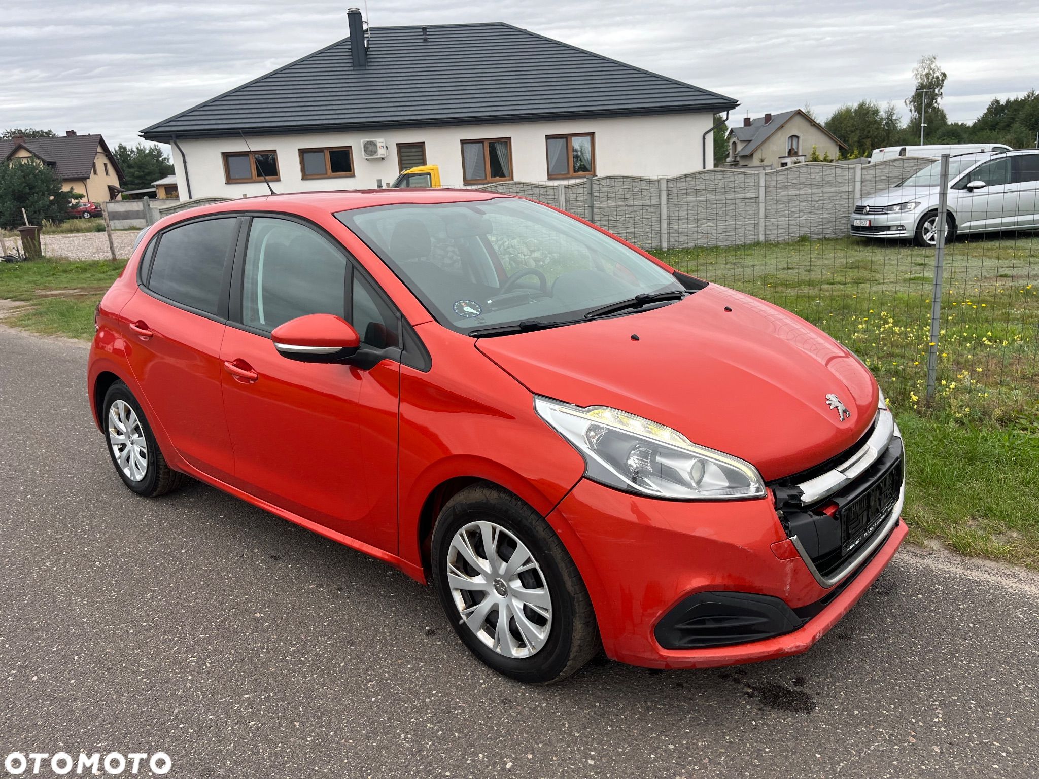 Peugeot 208 1.6 BlueHDi Allure S&S - 1
