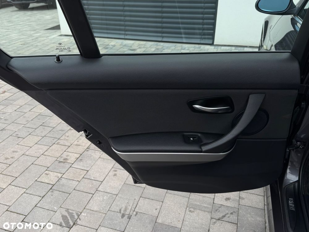 BMW Seria 3 325d DPF - 34