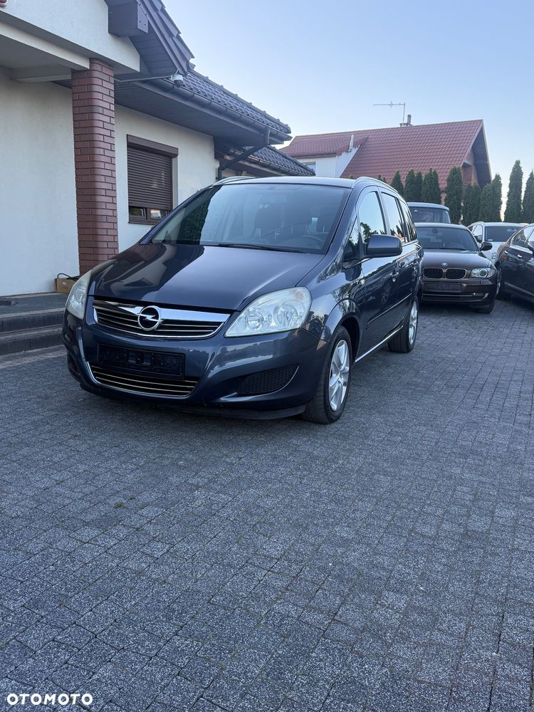 Opel Zafira 2.2 - 3