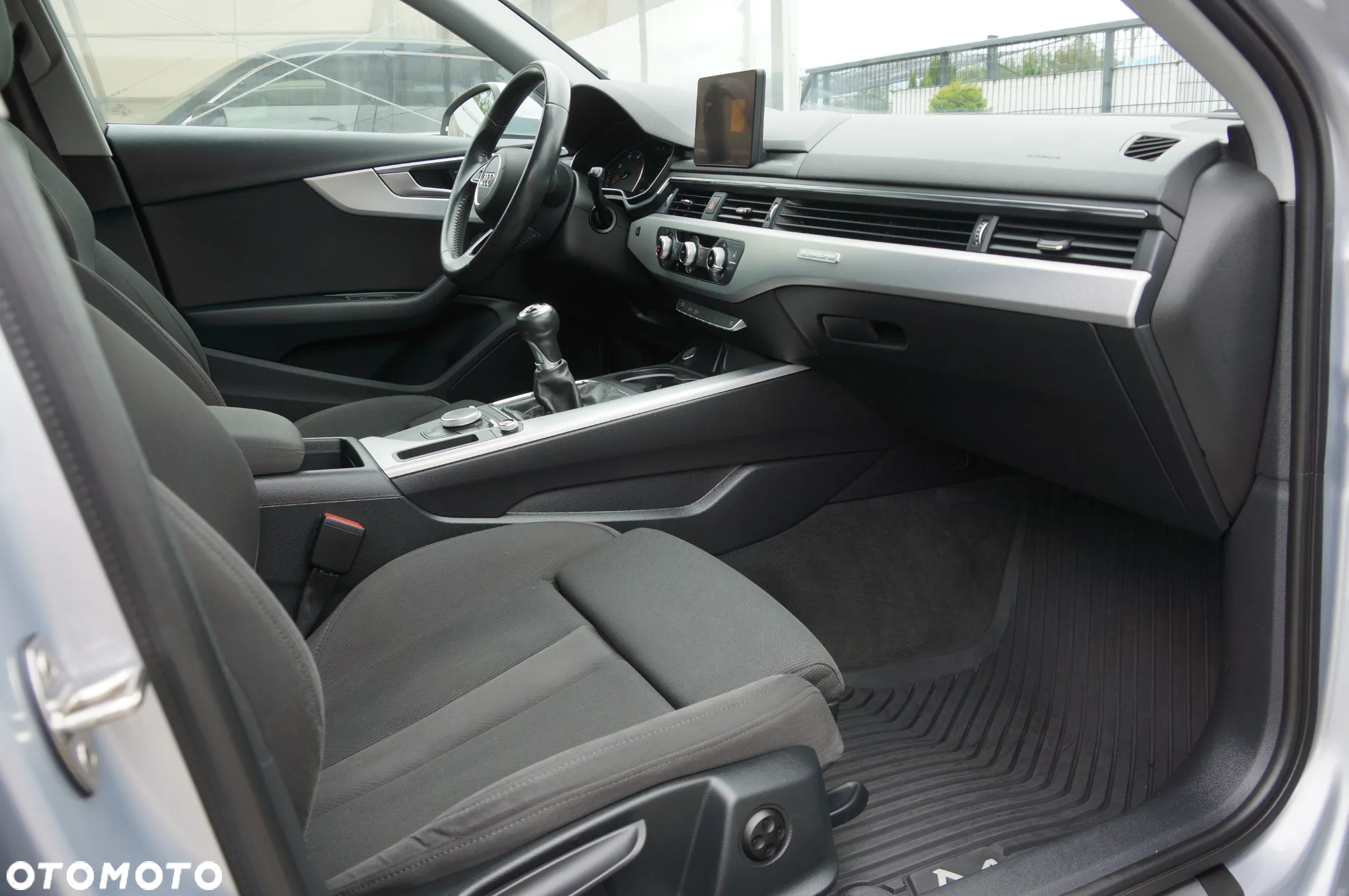Audi A4 Avant 2.0 TDI quattro - 26