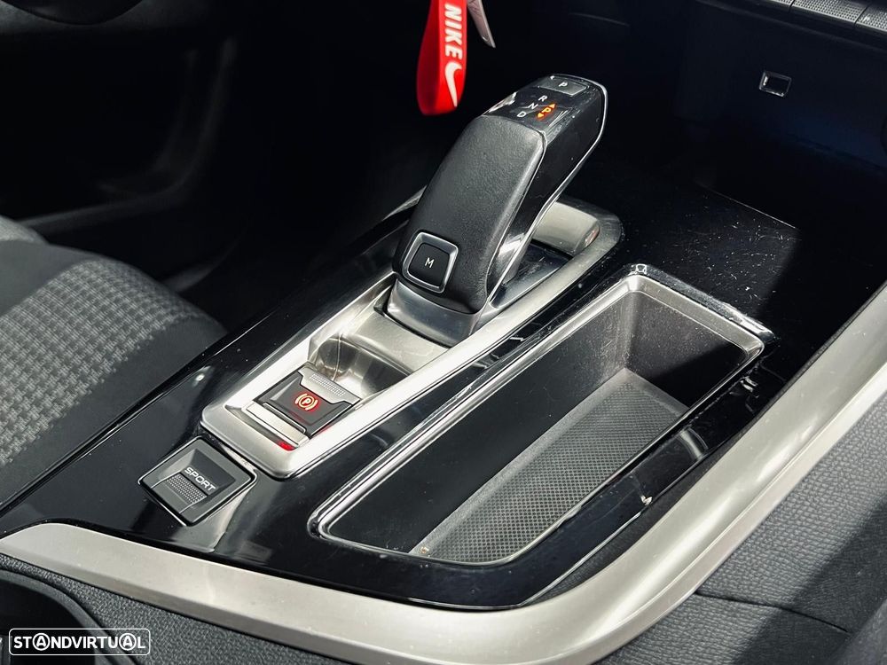 Peugeot 5008 1.5 BlueHDi Allure EAT8 - 29