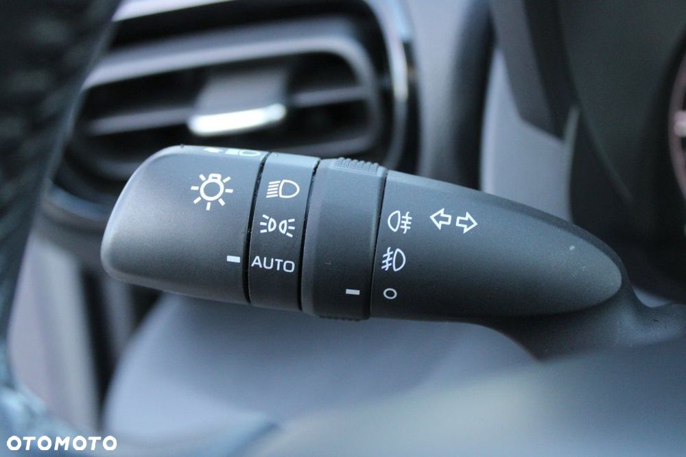 Toyota Yaris - 22