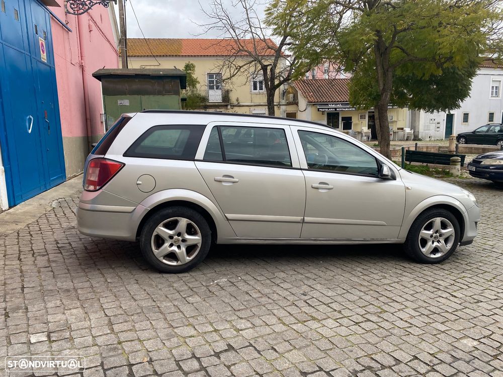 Opel Astra Caravan - 7