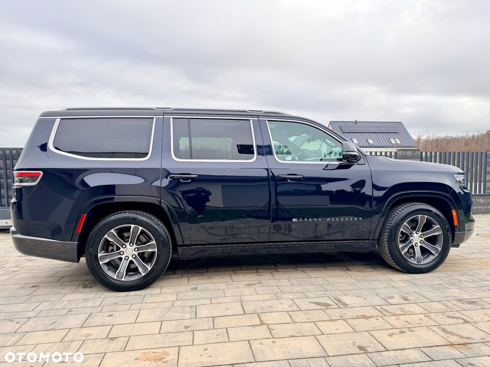 Jeep Grand Wagoneer - 11