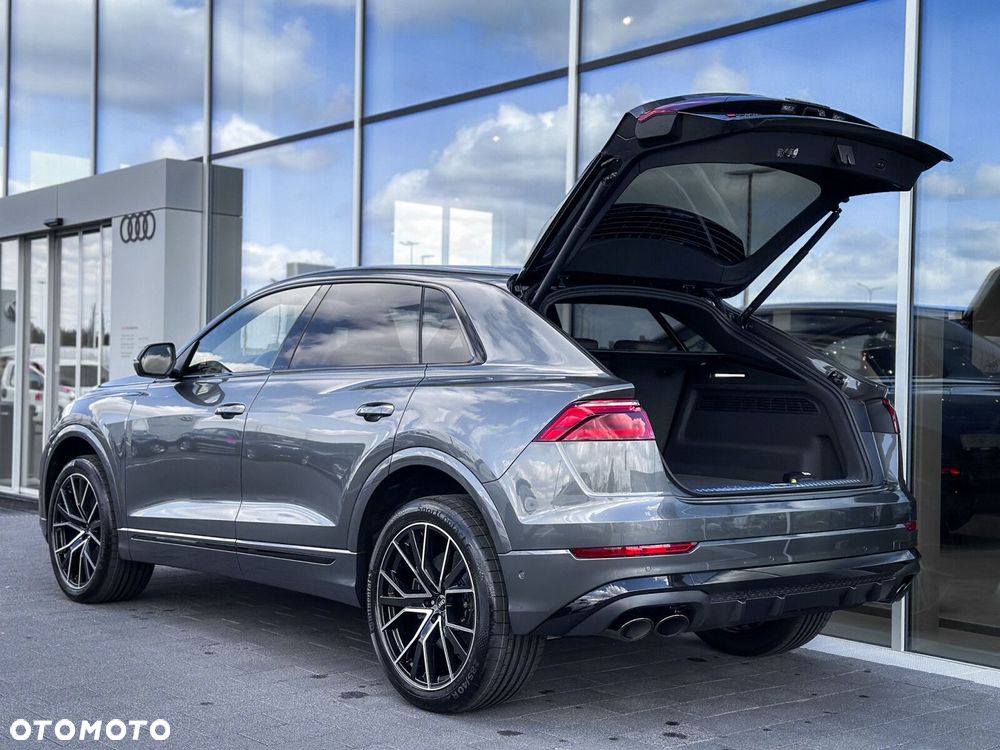 Audi SQ8 - 8
