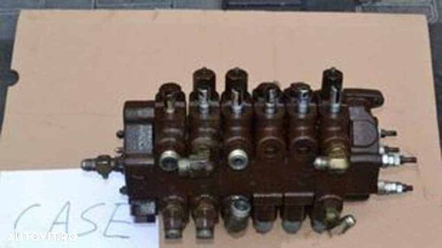 Distribuitor hidraulic buldoexcavator case 590m ult-012905 - 1