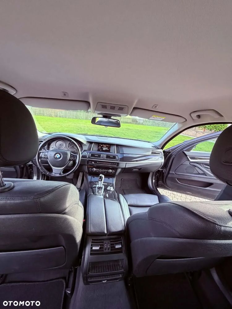 BMW 520D Touring 2016 photo 2