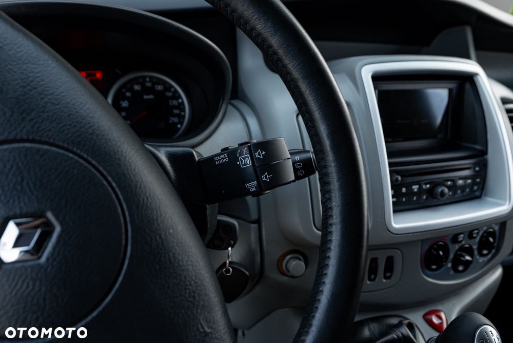 Renault Trafic FAP Grand Passenger Black Edition - 26