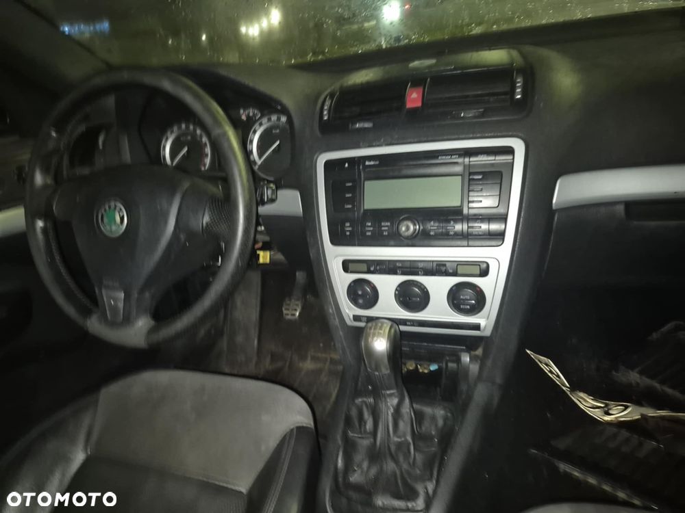 Skoda Octavia 2.0 TDI CR DPF RS - 7