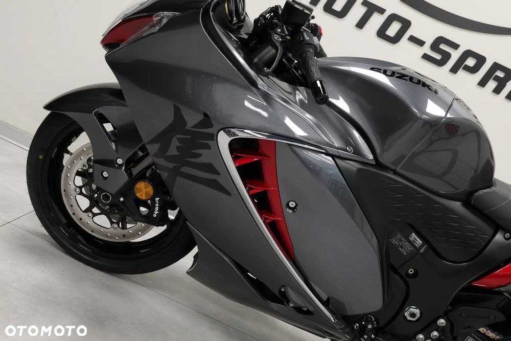 Suzuki GSX - 13