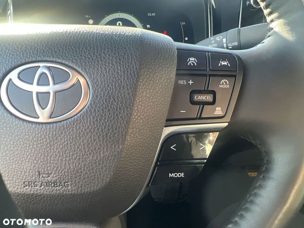 Toyota Camry - 17