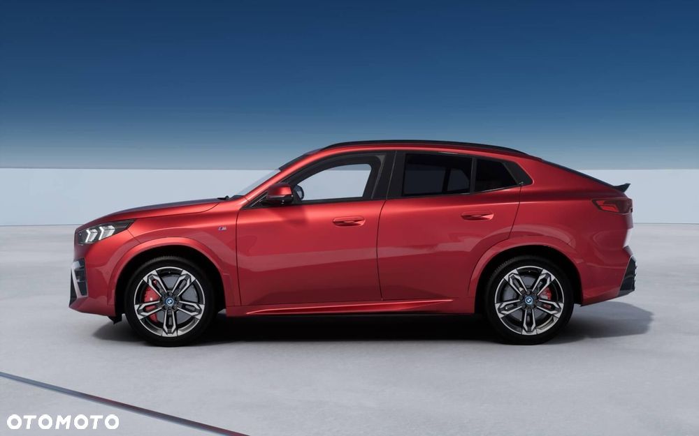 BMW iX2 eDrive20 66.5kWh M Sport - 3