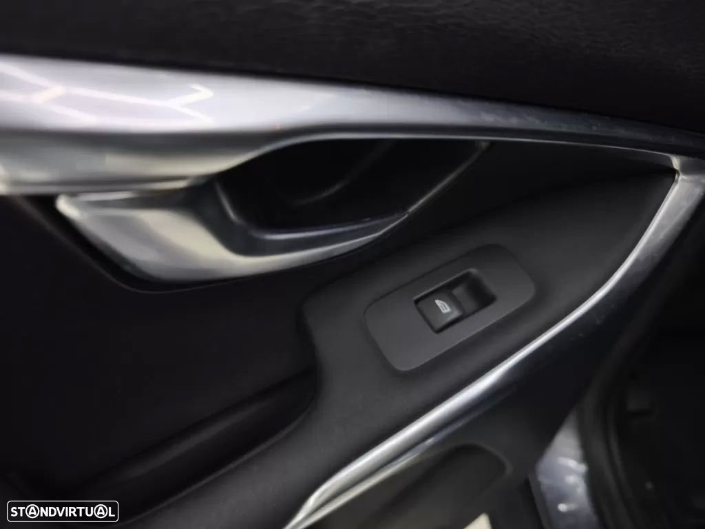 Volvo V40 1.6 D2 Momentum Eco - 40