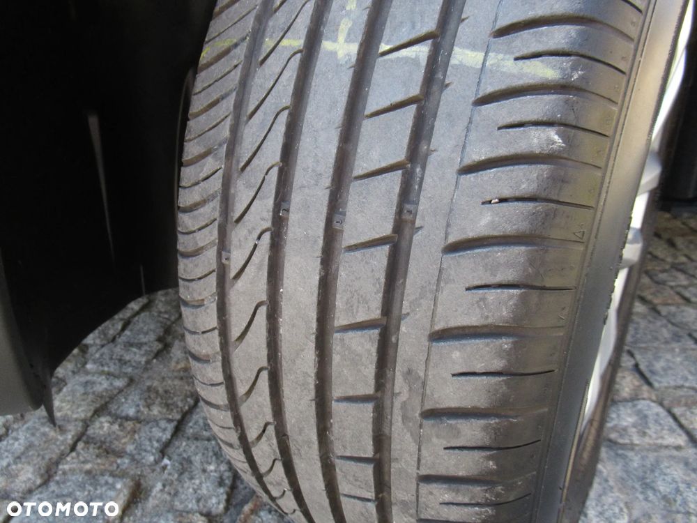 Ford Kuga 2.0 TDCi 2x4 Titanium - 23