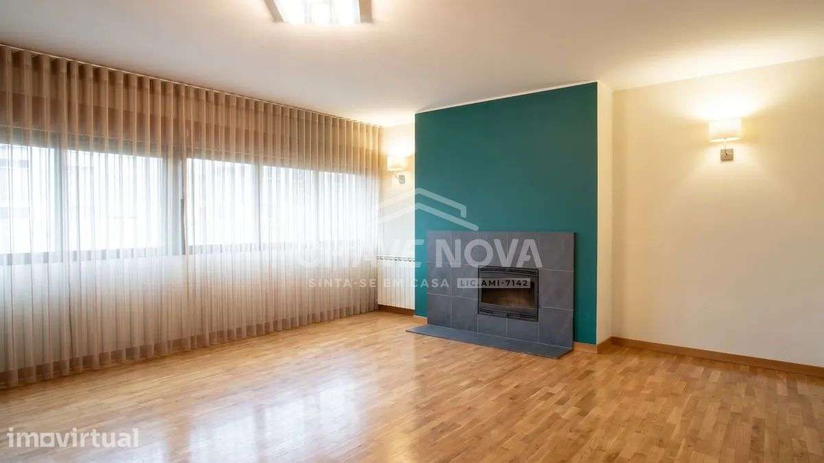 Excelente T4 em Santa Marinha | Suite com Closet | Garagem - Grande imagem: 5/45