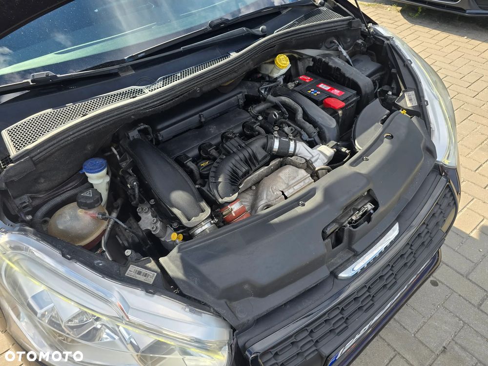 Peugeot 208 - 14