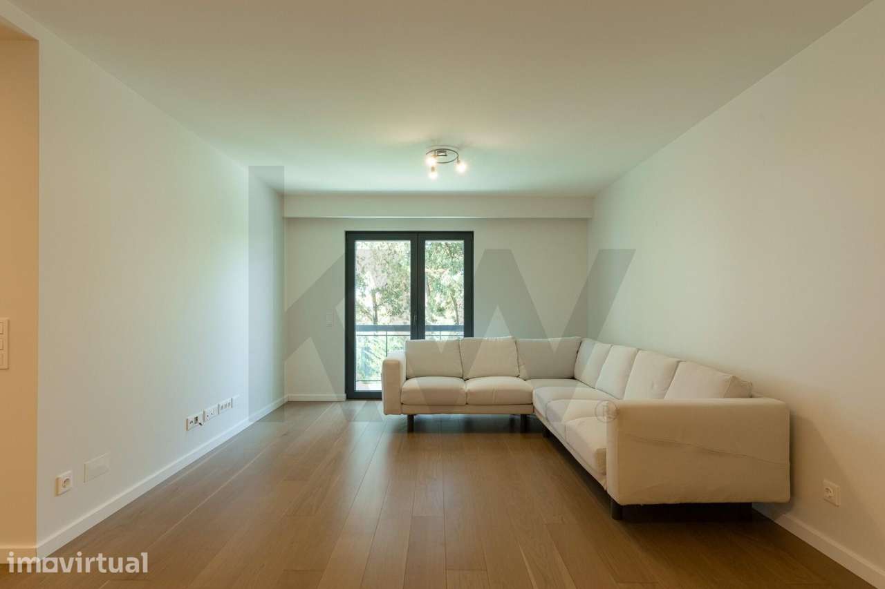 T2 com suite, varanda e 2 lugares de garagem — Condomínio com piscina, - Grande imagem: 3/31
