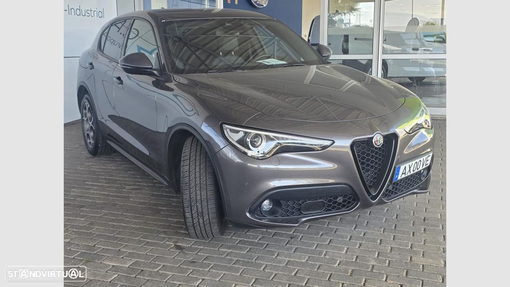 Alfa Romeo Stelvio 2023 photo 4