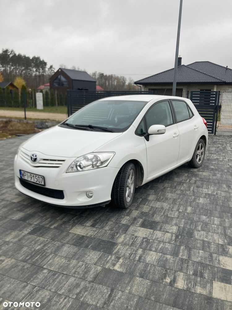 Toyota Auris 1.6 Travel - 1
