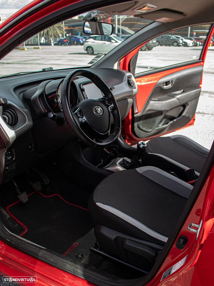 Toyota Aygo 1.0 X-Play Plus+X-Touch - 10