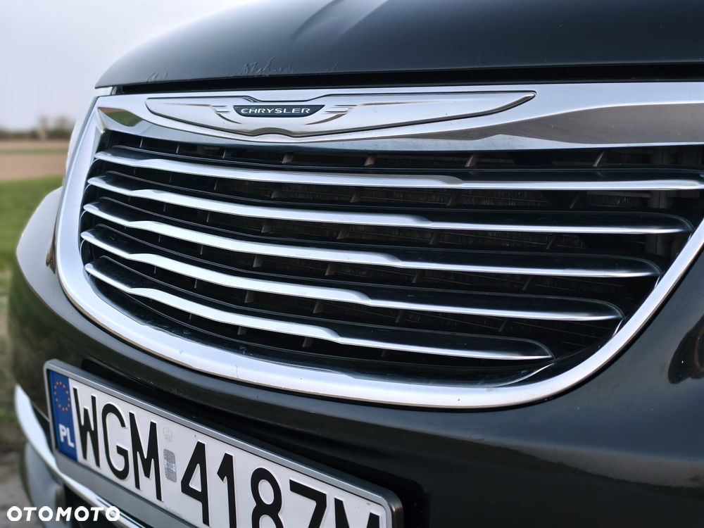 Chrysler Town & Country ver-3-6-touring - 8