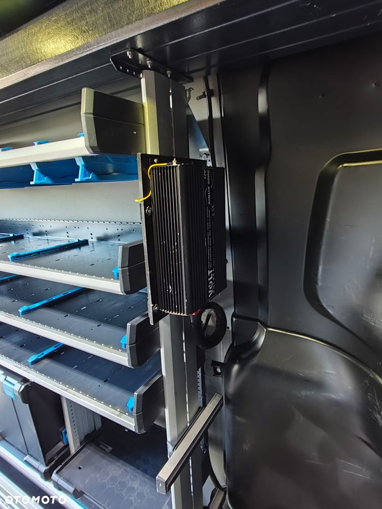 Mercedes-Benz Sprinter - 11