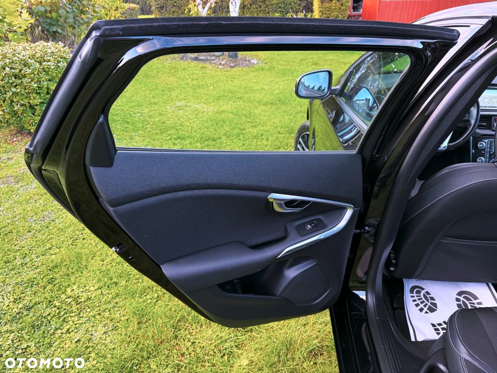 Volvo V40 D2 Drive-E Momentum - 38