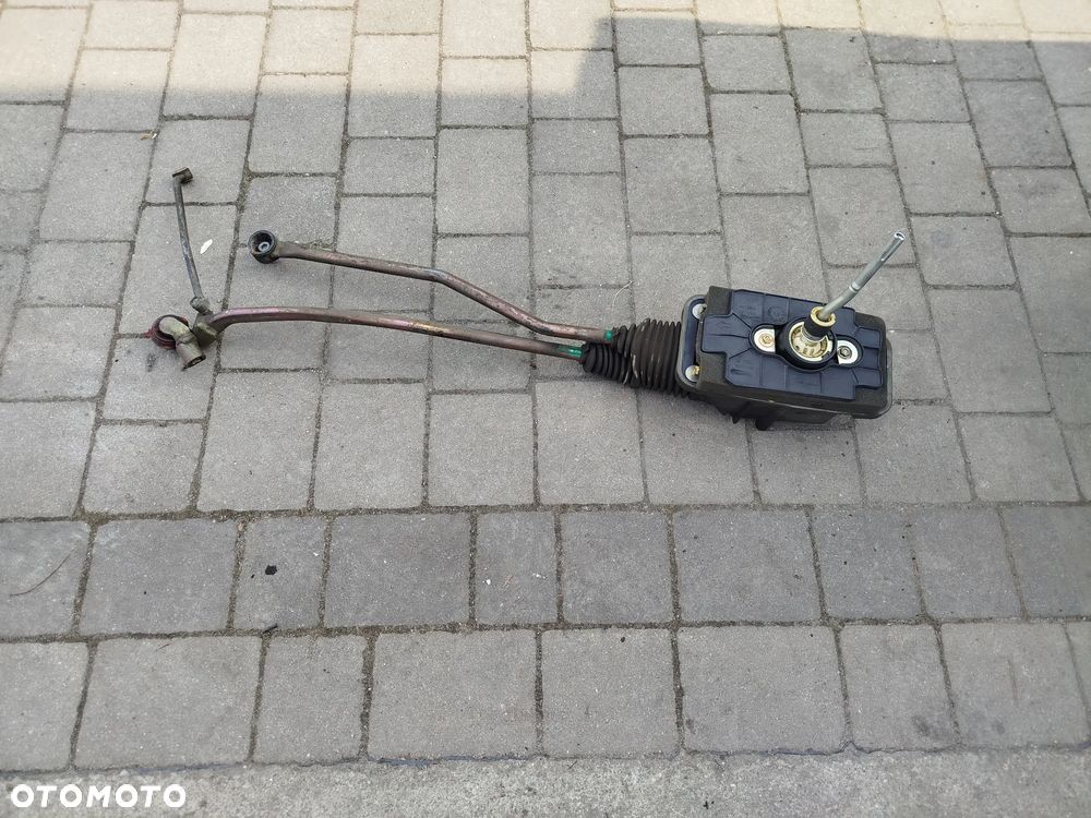 AUDI A4 B7 2.5 TDI lub  2.0 TDI lewarek wybierak biegów