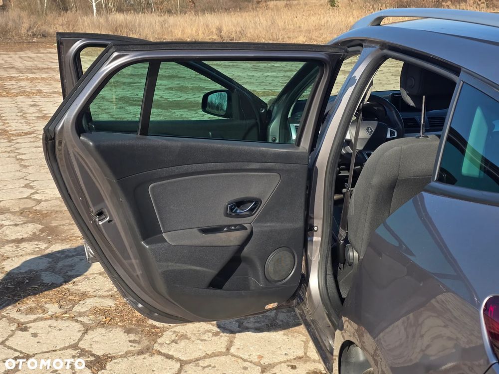 Renault Megane ENERGY dCi 110 Start & Stop Expression - 17