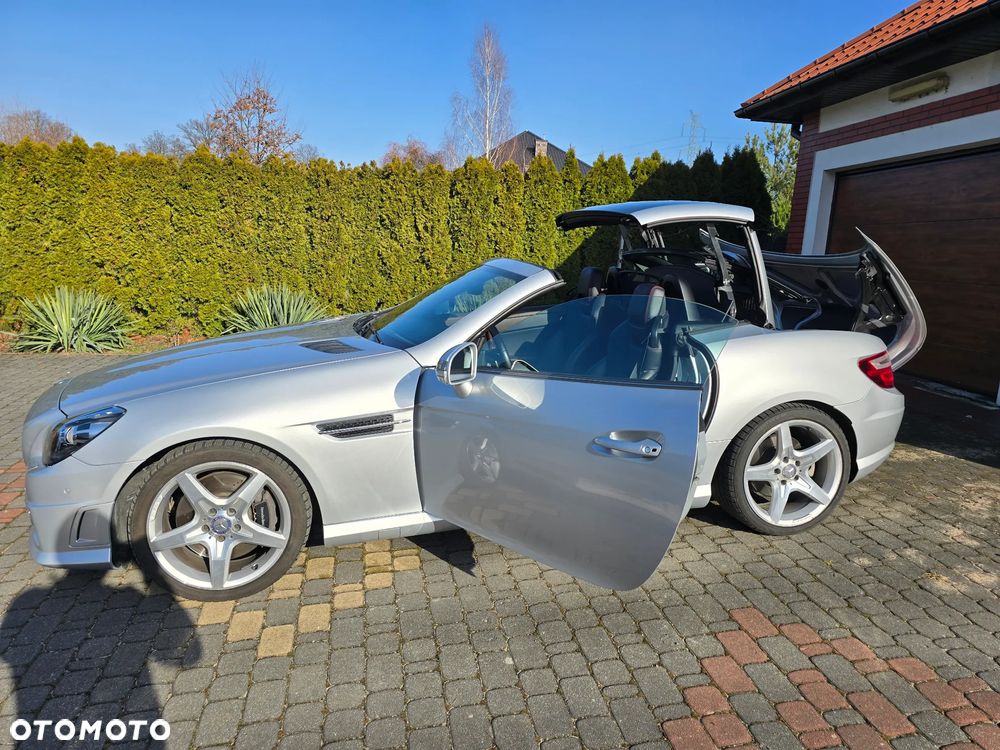 Mercedes-Benz SLK 200 (BlueEFFICIENCY) 7G-TRONIC - 17