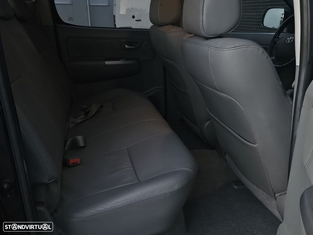 Toyota Hilux 3.0 D-4D 4WD CD Trac. PM+EP - 24