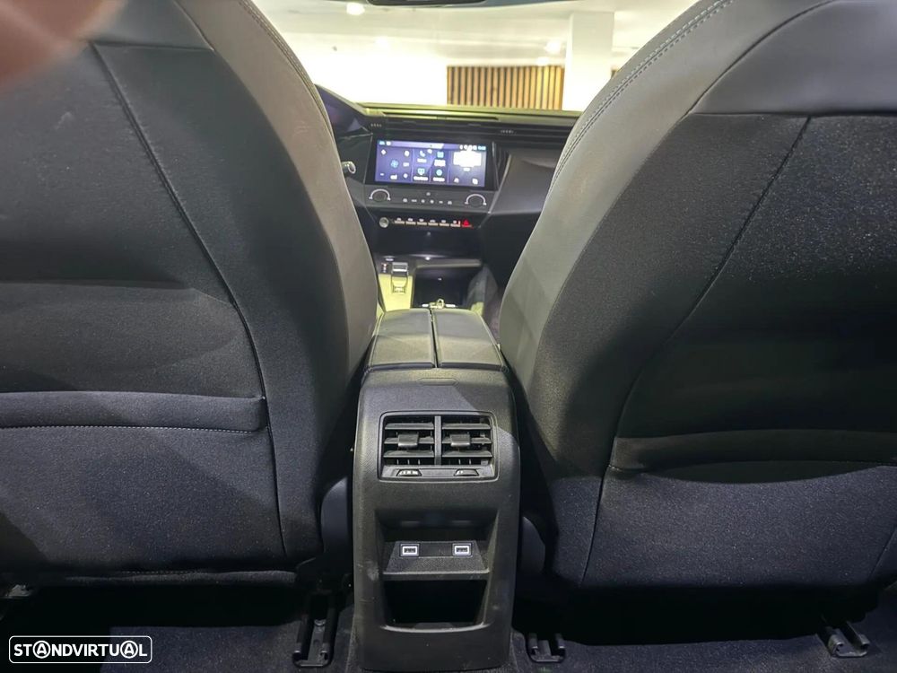 Peugeot 408 1.2 Hybrid Allure e-DCS6 - 27