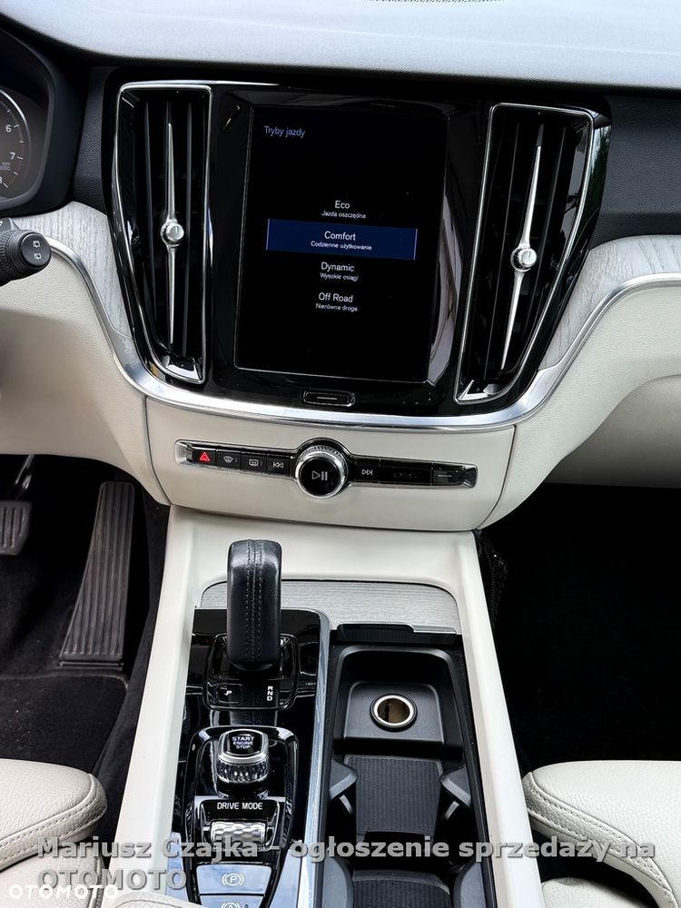 Volvo V60 Cross Country Pro B5 B AWD - 19